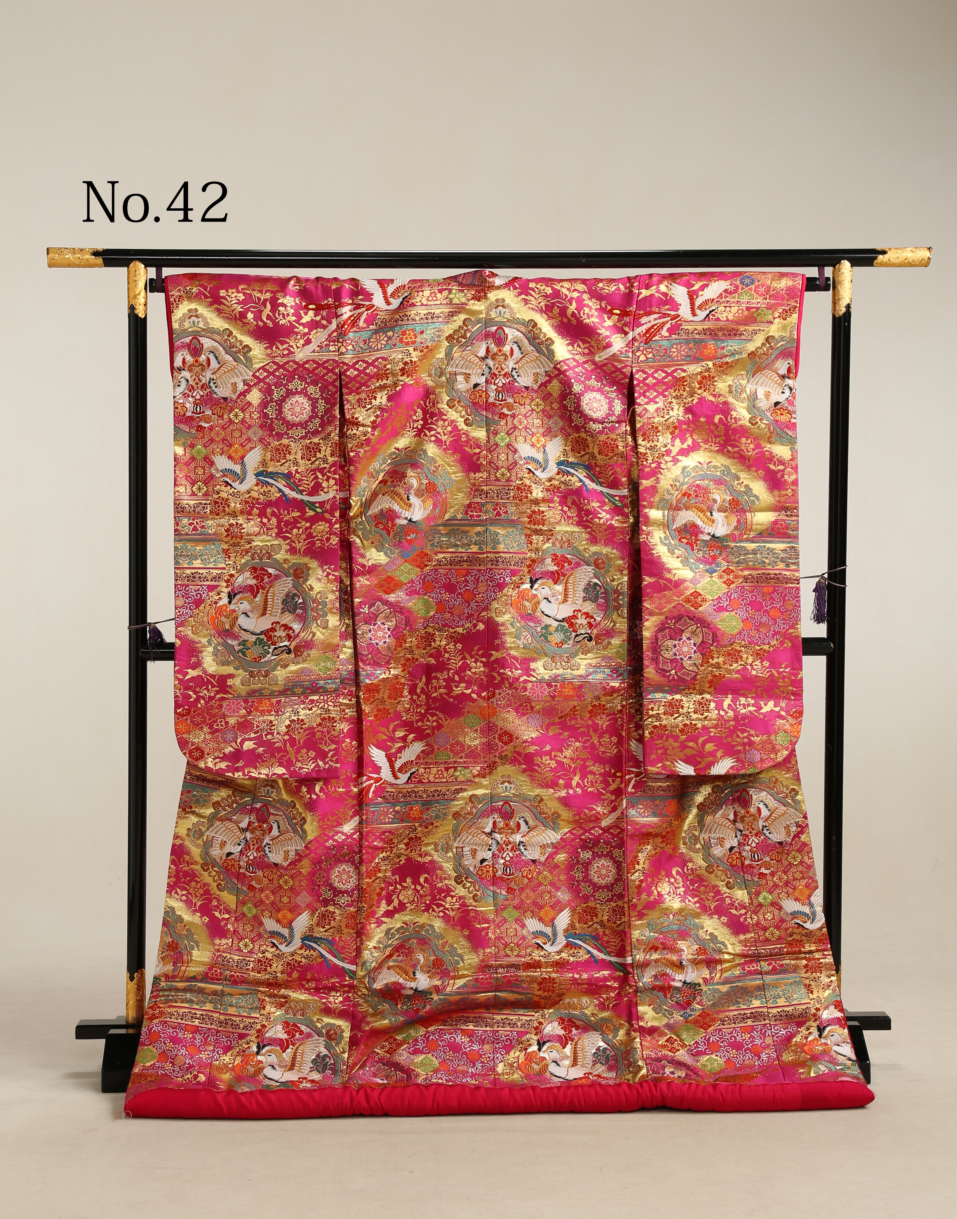 和装 色打掛 No.42｜濃いピンク地に鶴・亀甲・花丸文