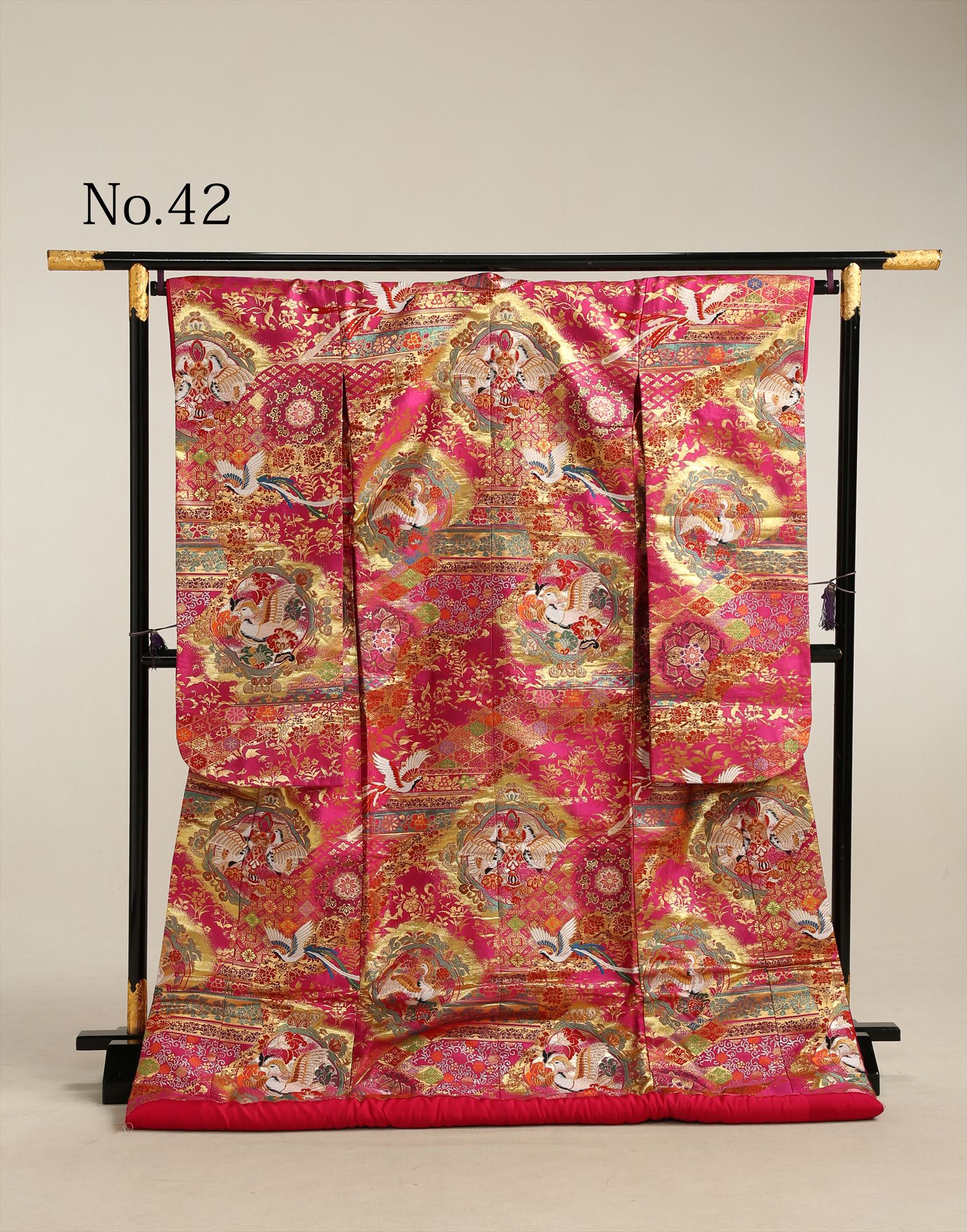 和装 色打掛 No.42｜濃いピンク地に鶴・亀甲・花丸文