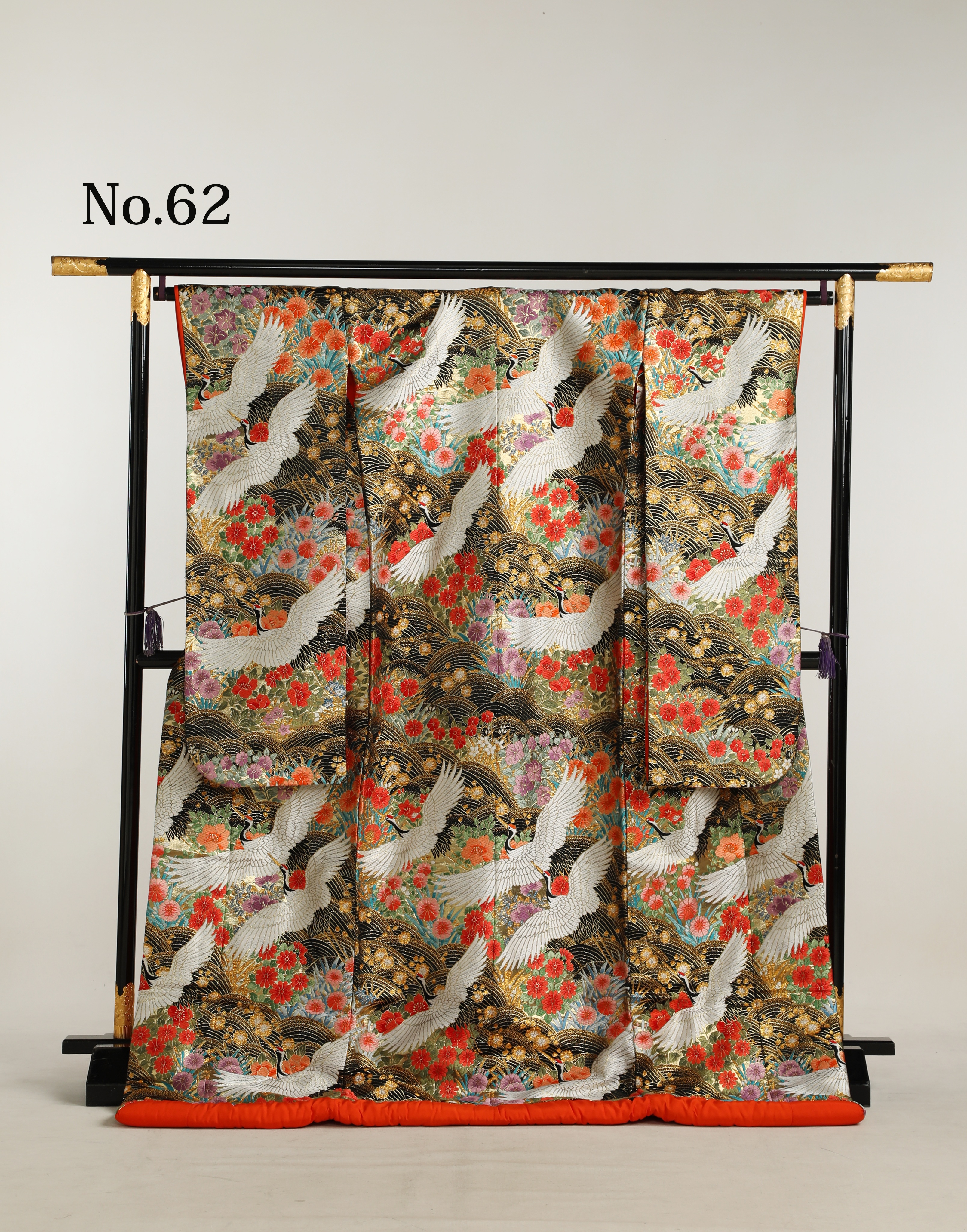 和装 色打掛 No.62｜黒地に鶴・波・秋草の総柄