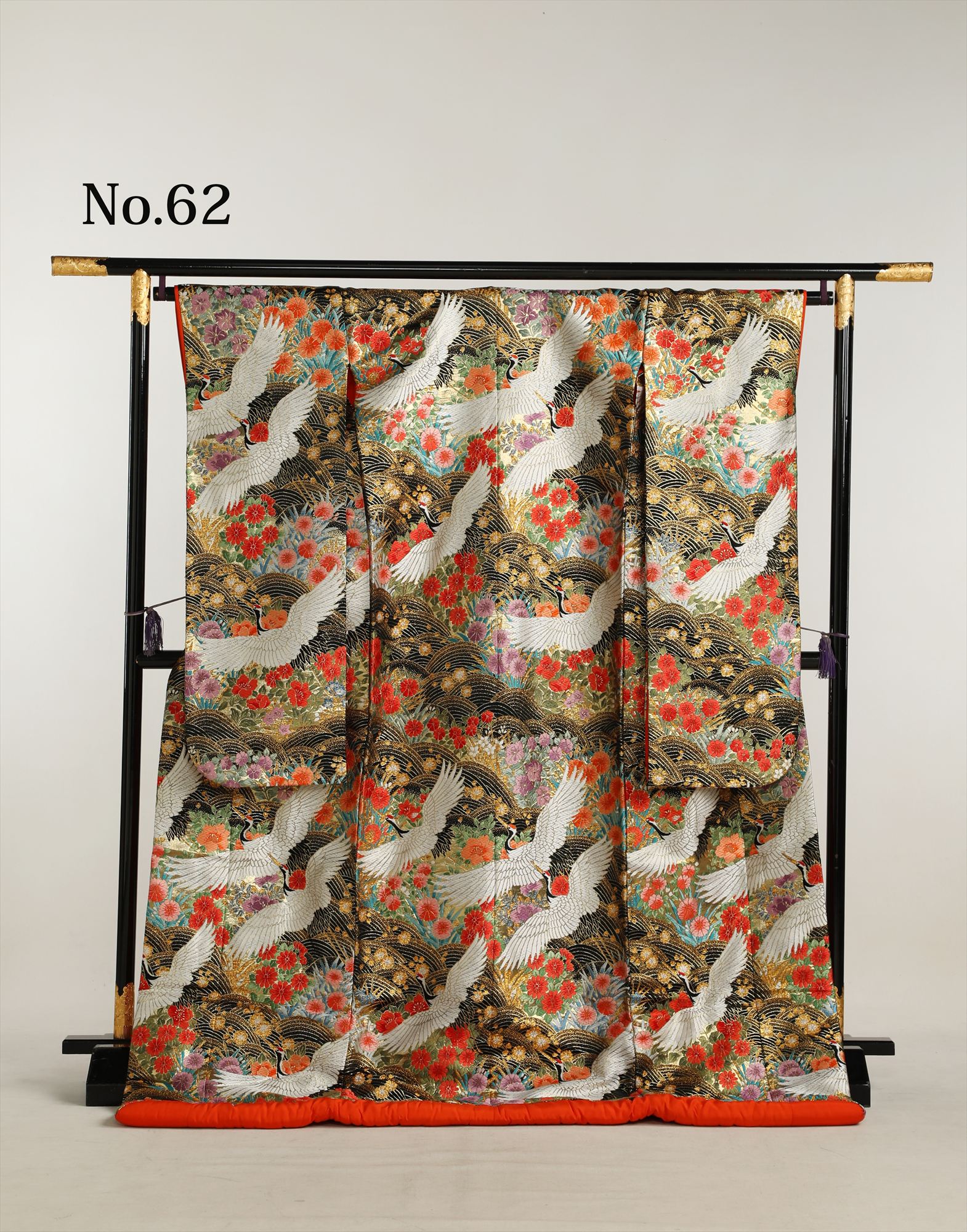 和装 色打掛 No.62｜黒地に鶴・波・秋草の総柄
